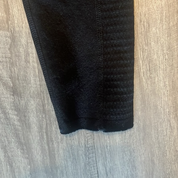 Fabletics Leggings with Pockets - Picture 7 of 15